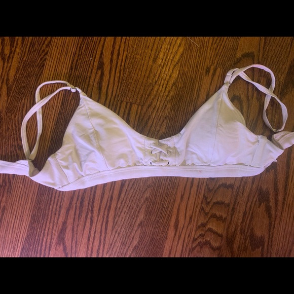 White bikini top - Picture 1 of 1
